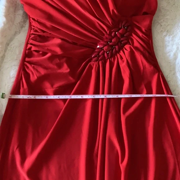 Lucas & Emma Gown NWT Size Small Red - Picture 9 of 9